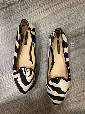 Forever 21 Black and Cream Zebra-Print Pointed-Toe Flats